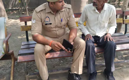 Noida News : बुजुर्गों की लाठी बन रही है नोएडा पुलिस, ऑपरेशन सवेरा के तहत हो रहा है उनका सत्यापन और रजिस्ट्रेशन