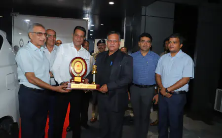 Noida News : मुख्य सचिव और सीपी ने एनईए में की बैठक, उद्यमियों व श्रमिकों की समस्याओं पर हुई चर्चा