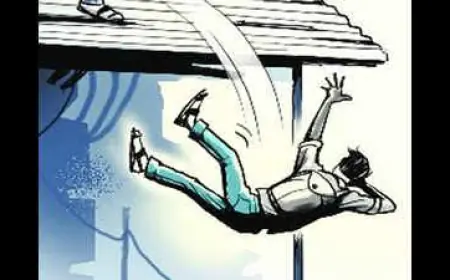 Noida News : फोन पर बात करते हुए 14वीं मंजिल से नीचे गिरा 17 वर्षीय छात्र, हालत गंभीर