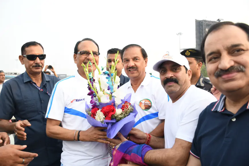 Noida News : नोएडा में हजारों लोगों ने एक साथ दौड़कर एक राष्ट्र, एक चुनाव का किया समर्थन