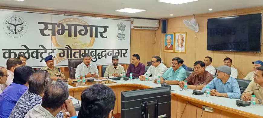 Noida News : आपातकालीन स्थिति का सामना करने के लिए जिला व पुलिस प्रशासन एक्टिव, डीएम ने कहा अफवाहों पर ध्यान न दें जनता