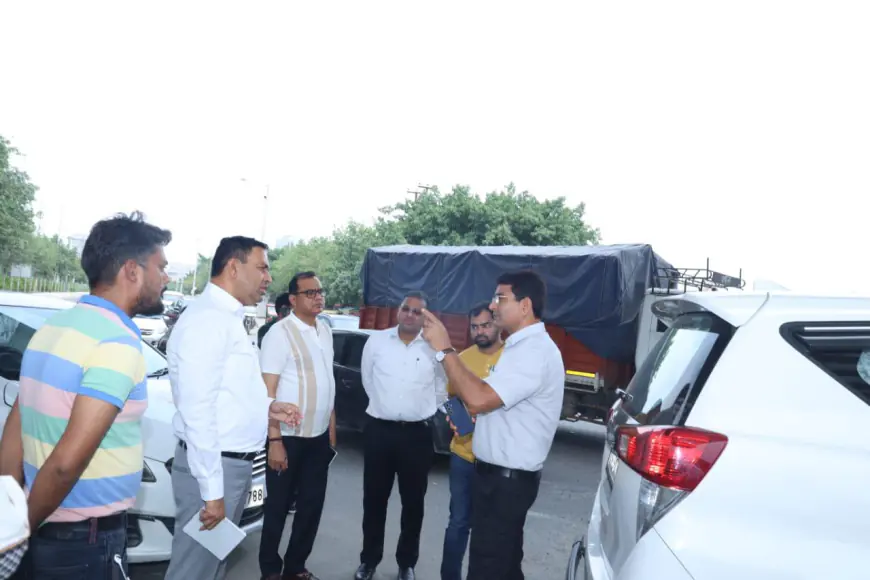 Noida News : प्राधिकरण के दो सहायक परियोजना अभियन्ताओं का रोका वेतन, संविदाकार पर जुर्माना व नोटिस