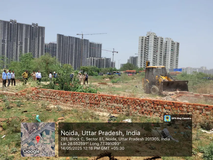 Noida News : नोएडा प्राधिकरण ने अवैध प्लॉटिंग कर बन रही कालोनी पर चलाया बुलडोजर, 30 करोड़ की भूमि अतिक्रमण मुक्त