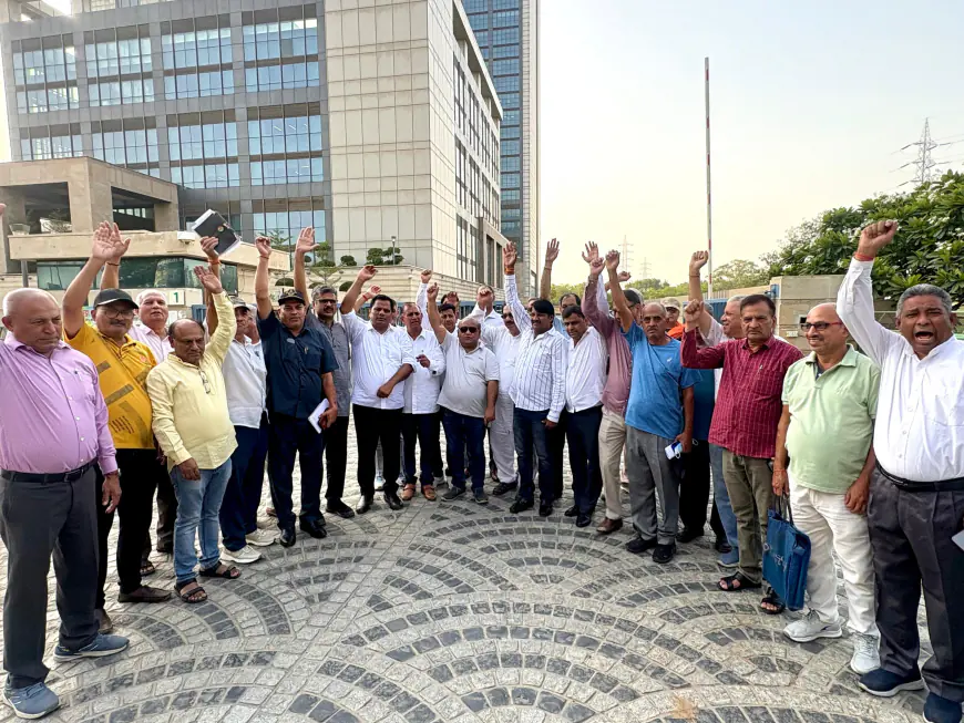 Greater Noida News : ग्रेटर नोएडा प्राधिकरण की बैठक का आरडब्ल्यूए ने किया बहिष्कार, न्यूनतम यूजर चार्जेस के विरोध में नारेबजी