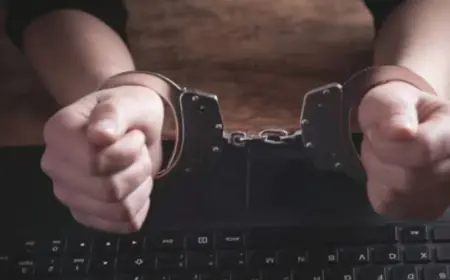 Noida News : बुजुर्ग महिला को डिजिटल अरेस्ट कर 24 लाख रुपये की ठगी