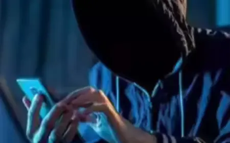 Noida News : लुटे हुए मोबाइल फोन  से बदमाश भेज रहे हैं संदेश, खाते में मंगवा रहे हैं रकम