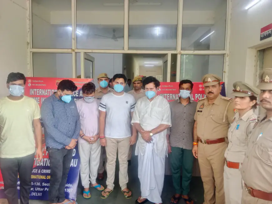 Noida News : राष्ट्रीय राजधानी क्षेत्र मे फर्जी दूतावास के बाद फेक इंटरनेशनल पुलिस गैंग का पर्दाफाश, 6  गिरफ्तार