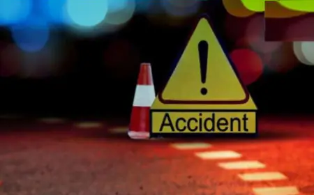 Ghaziabad News : अनियंत्रित रोडवेज बस डिवाइडर से टकराई 12 यात्री घायल