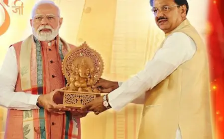 Noida News : प्रधानमंत्री के जन्मदिन पर सासंद डॉक्टर महेश शर्मा ने दी  बधाई