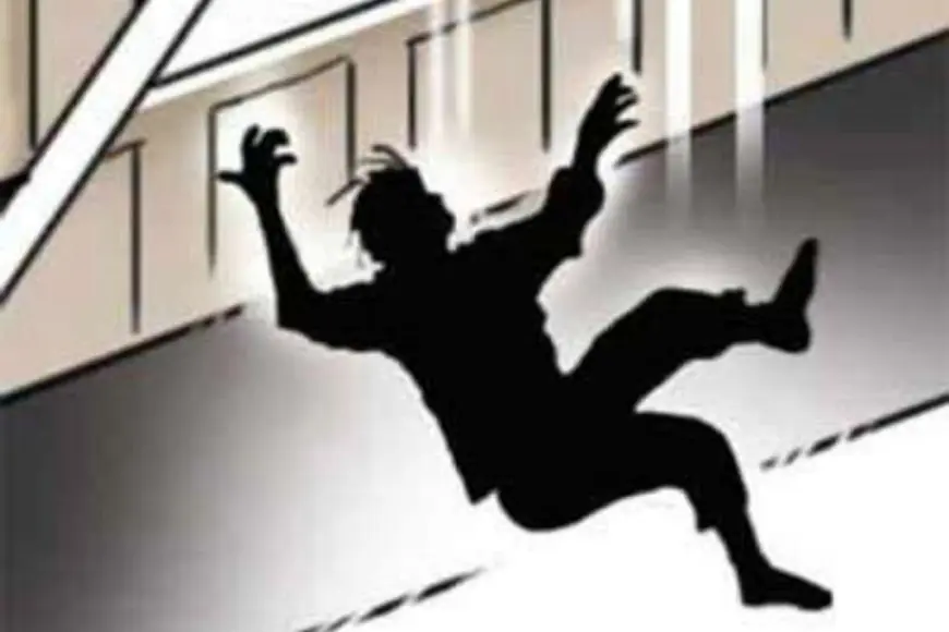 Noida News : संदिग्ध परिस्थितियों में छत से गिरा कारपेंटर, मौत