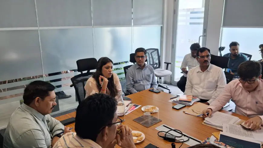 Noida International Airport News : एयरपोर्ट के निकट लेज़र उत्सर्जन एवं ड्रोन गतिविधियों पर पूर्ण प्रतिबंध लगाया जाए: डीएम