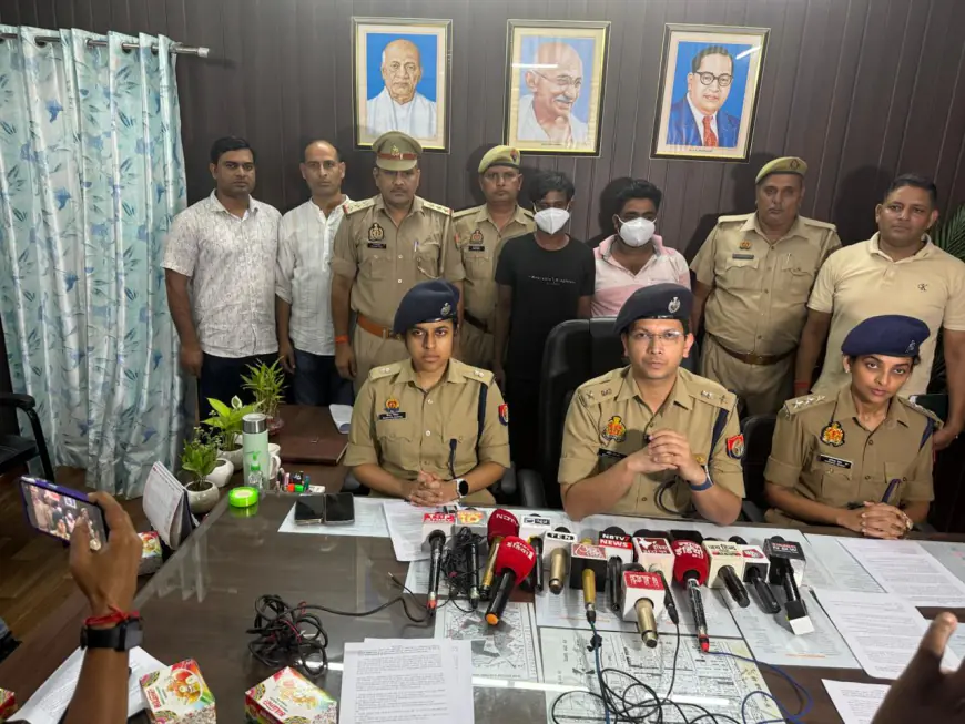 Noida News : बिहार से प्रतिबंधित खैर की लकड़ी तस्करी करने वाले दो गिरफ्तार, 50 लाख रुपए कीमत की लकड़ी बरामद