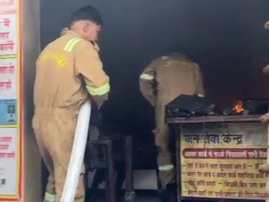 Greater Noida News : जनसुविधा केंद्र मे लगी आग