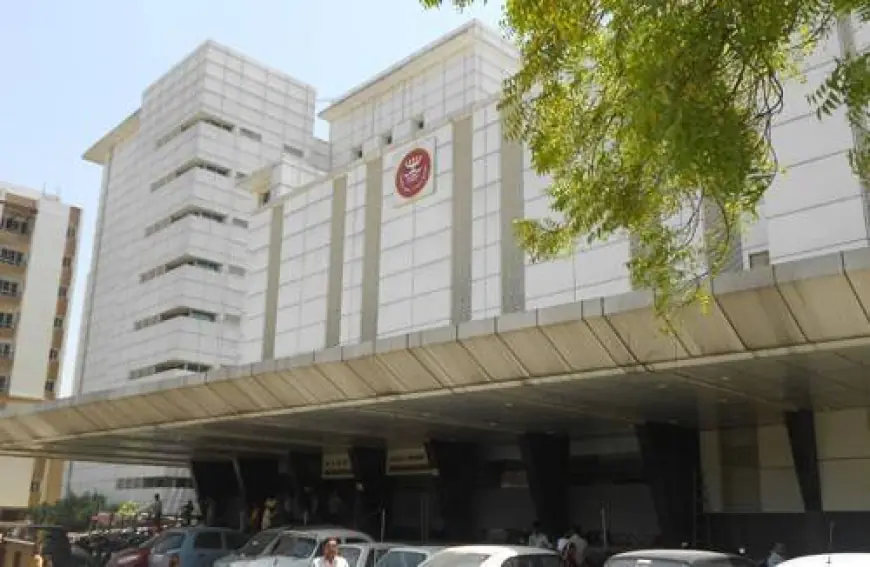 Noida News : धरती के भगवान बने हैवान ,मरीज और तिमारदारो के साथ की मारपीट, सोशल मीडिया पर वीडियो वायरल