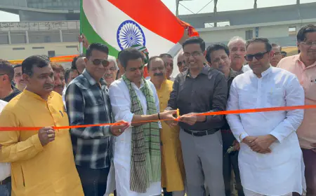 Noida News : नोएडा में 25वें कैप्टन शशिकांत शर्मा मेमोरियल टूर्नामेंट का शुभारंभ, उद्घाटन मैच पर 9 महिलाएं सम्मानित