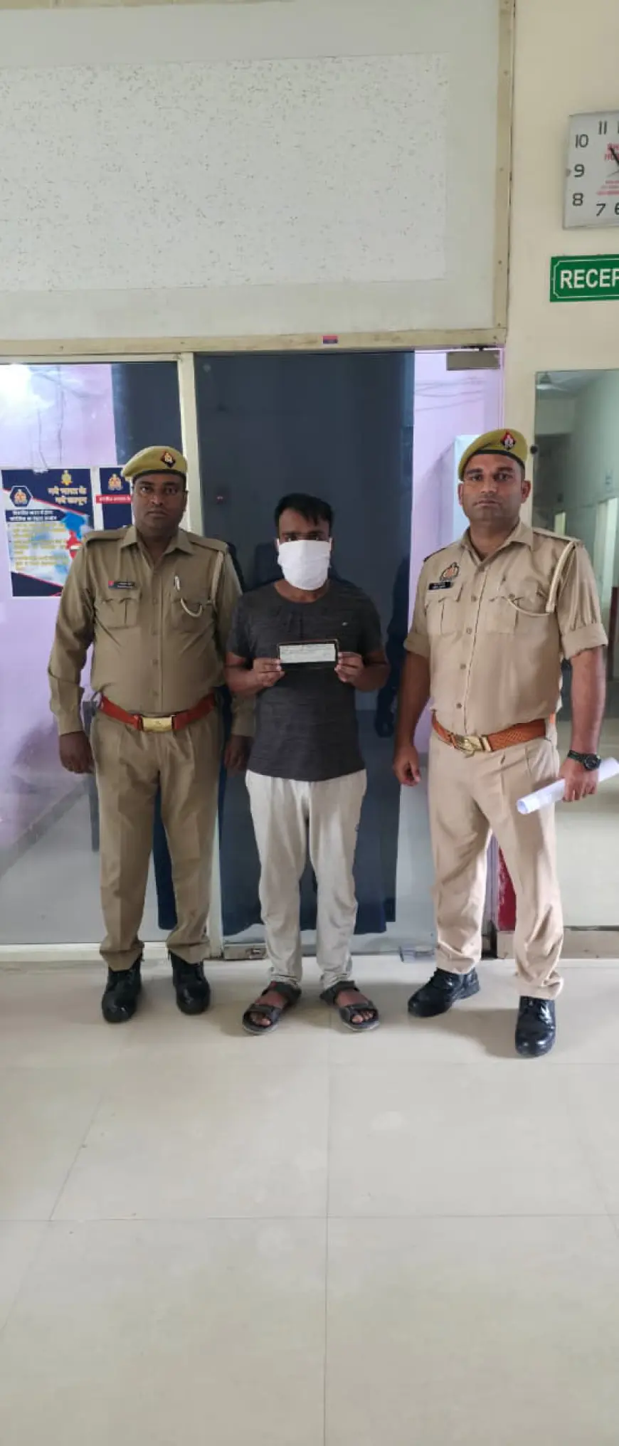 Noida News : दंपति से 5 लाख रुपए उगाहने के लिए खुद के अपहरण का रचा स्वांग, गिरफ्तार