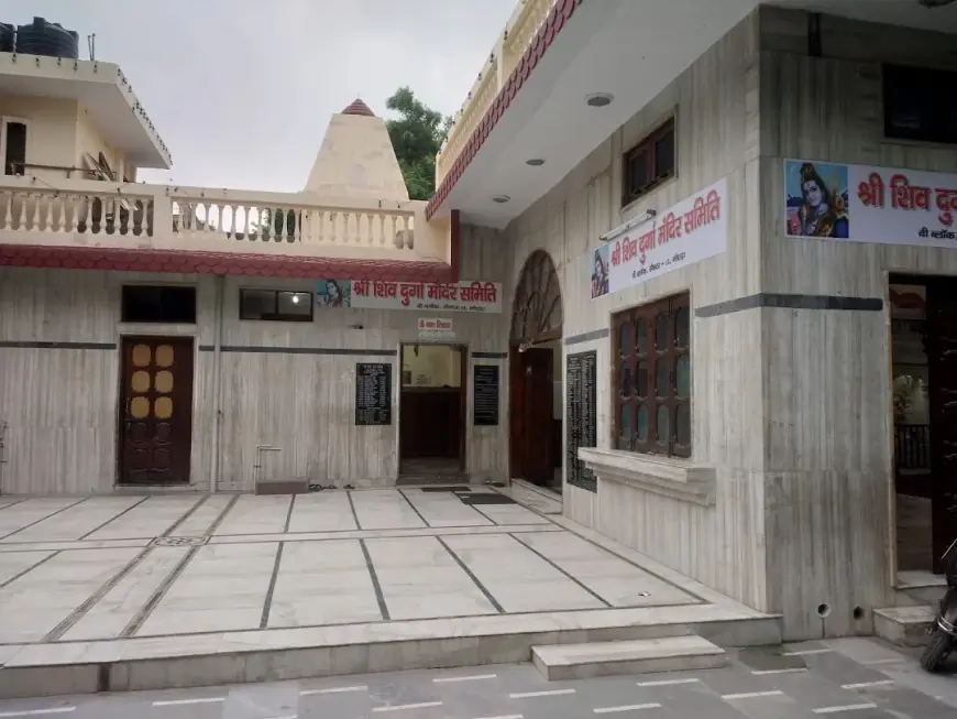 Noida News : शिव दुर्गा मंदिर में धावा बोलकर लाखों रुपए कीमत के चांदी के छत्रप आदि चोरी, लोगो में आक्रोश