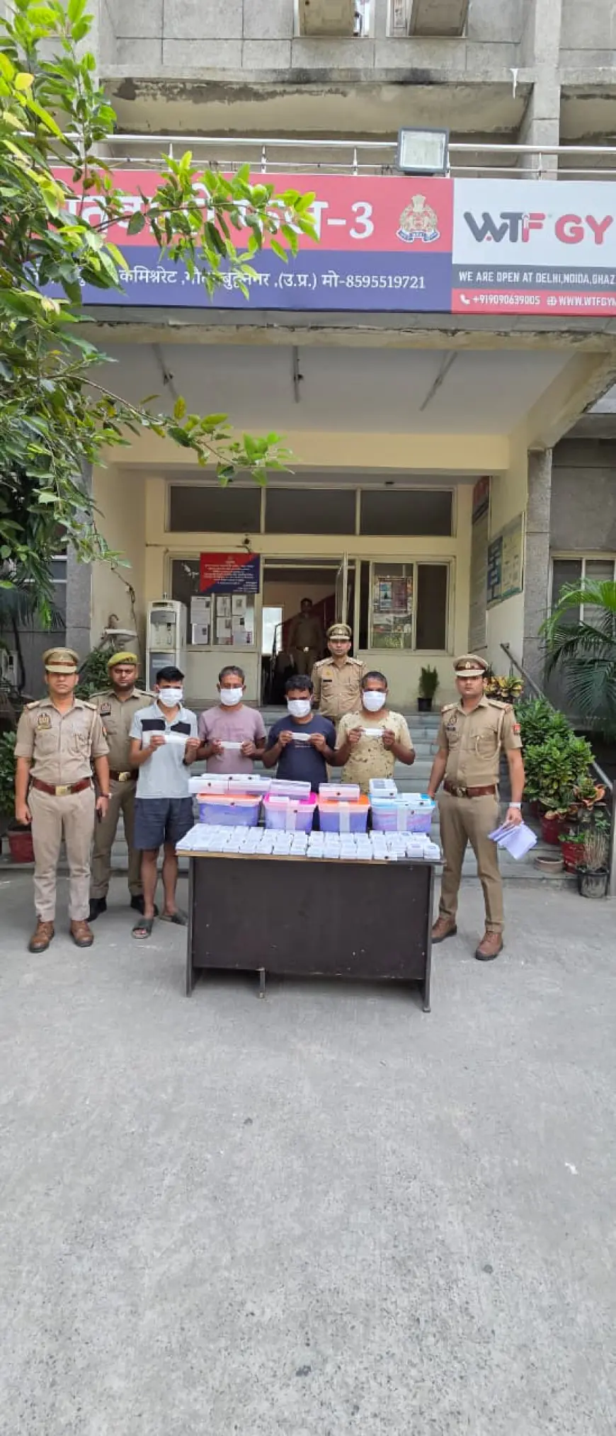 Noida News : सहायता करने के बहाने एटीएम कार्ड बदलकर खाते से रकम निकालने वाले गैंग के चार बदमाश गिरफ्तार