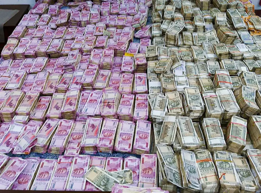 Ghaziabad News : पौने तीन करोड़ की पुरानी करेंसी मिलने के बाद पुलिस की छापेमारी जारी, सरगना गिरफ्त सा दूर