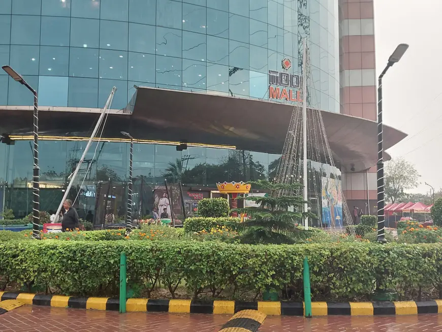 Noida News : नोएडा प्राधिकरण ने गंदगी मिलने पर मोदी माल पर लगाया 25 लाख का जुर्माना