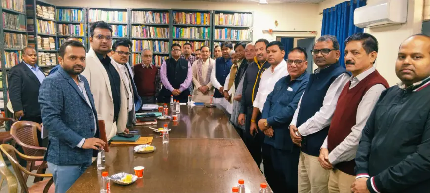 Noida News : नोएडा में पीवीवीएनएल के एमडी ने फोनरवा संग की बैठक, शहर की बिजली व्यवस्था चर्चा