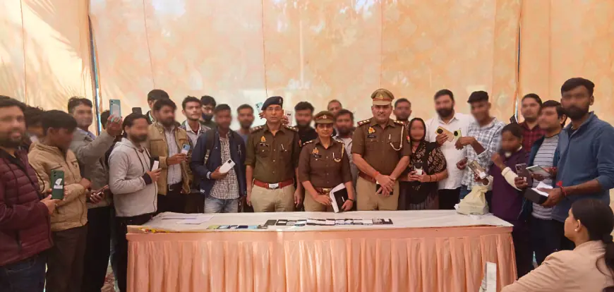 Noida News : नोएडा पुलिस ने चोरी और गुमशुदा हुए 101 मोबाइल फोन बरामद कर उनके असली मालिकों को सोपा