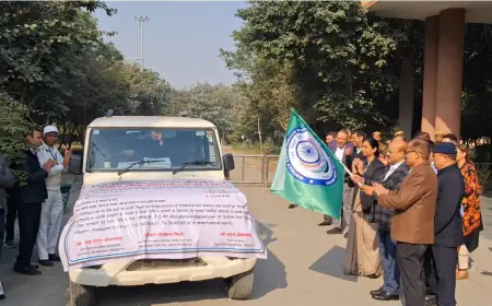 Noida News : राष्ट्रीय लोक अदालत की सफलता के लिए जिला जज ने प्रचार वाहनों को किया रवाना