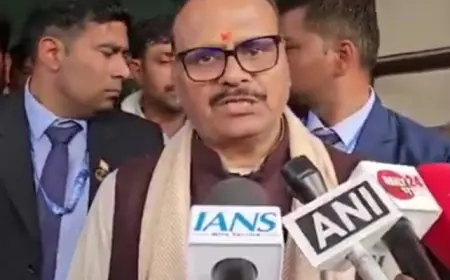 Noida News : डिप्टी सीएम ने एसआईआर को लेकर की समीक्षा बैठक