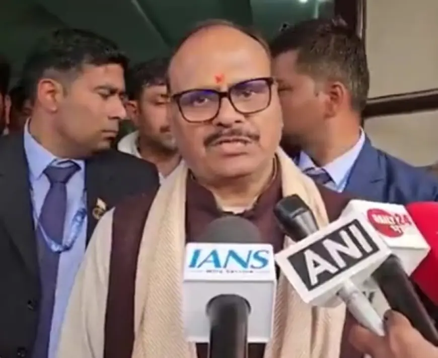 Noida News : डिप्टी सीएम ने एसआईआर को लेकर की समीक्षा बैठक