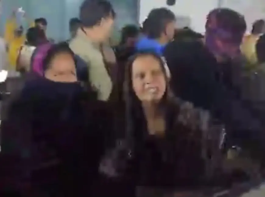 Ghaziabad News : लोहे का फ्रेम उठाते समय हाइड्रा क्रेन का पट्टा टूटा ,दो की मौत