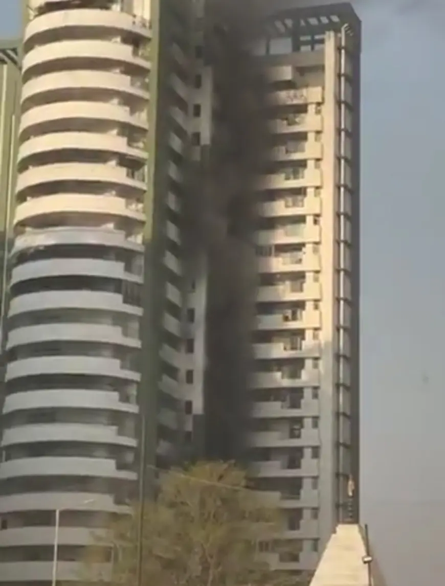 Noida News : फ्लैट में लगी आग