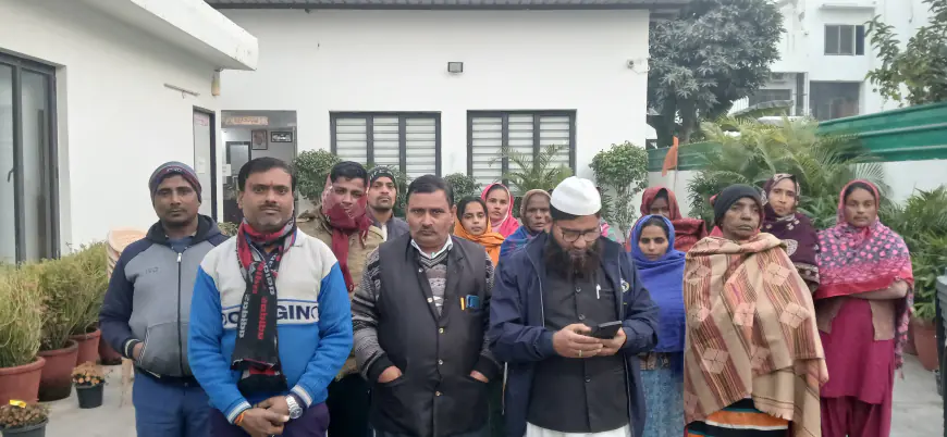 Noida News : विधायक से परिजनो ने लगाई शव ढूंढने की गुहार ,तीन दिन पहले गहरे नाले में डूब गया था युवक