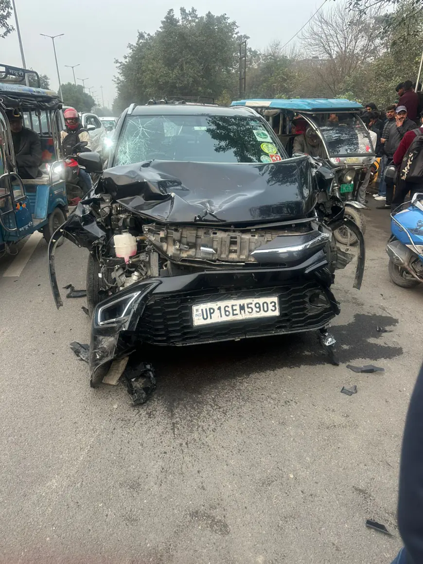 Noida News : कार ने मारी स्कूटी में टक्कर, एक व्यक्ति की मौत