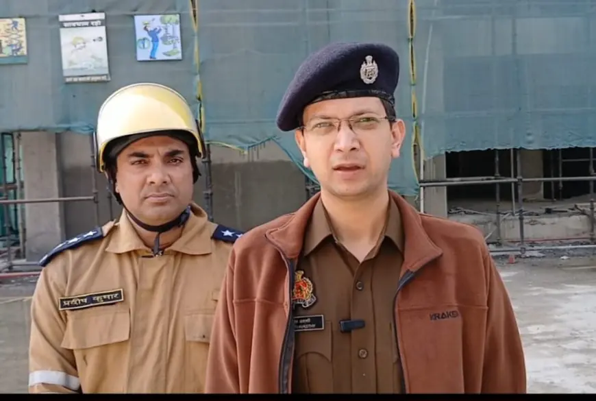 Noida News : निर्माणाधीन बिल्डिंग की शटरिंग गिरी, दो मजदूरों की मौत, एक घायल