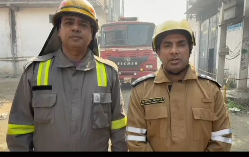 Greater Noida News : गत्ते का बॉक्स बनाने वाली कंपनी में लगी भयंकर आग