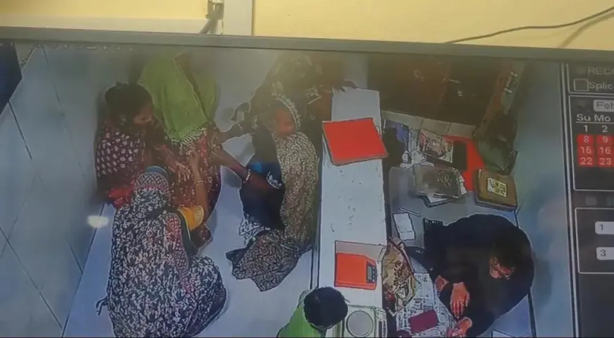 Jewar News : खरीदार बनकर आई महिलाओं ने लाखों रुपए कीमत के जेवरात किया चोरी