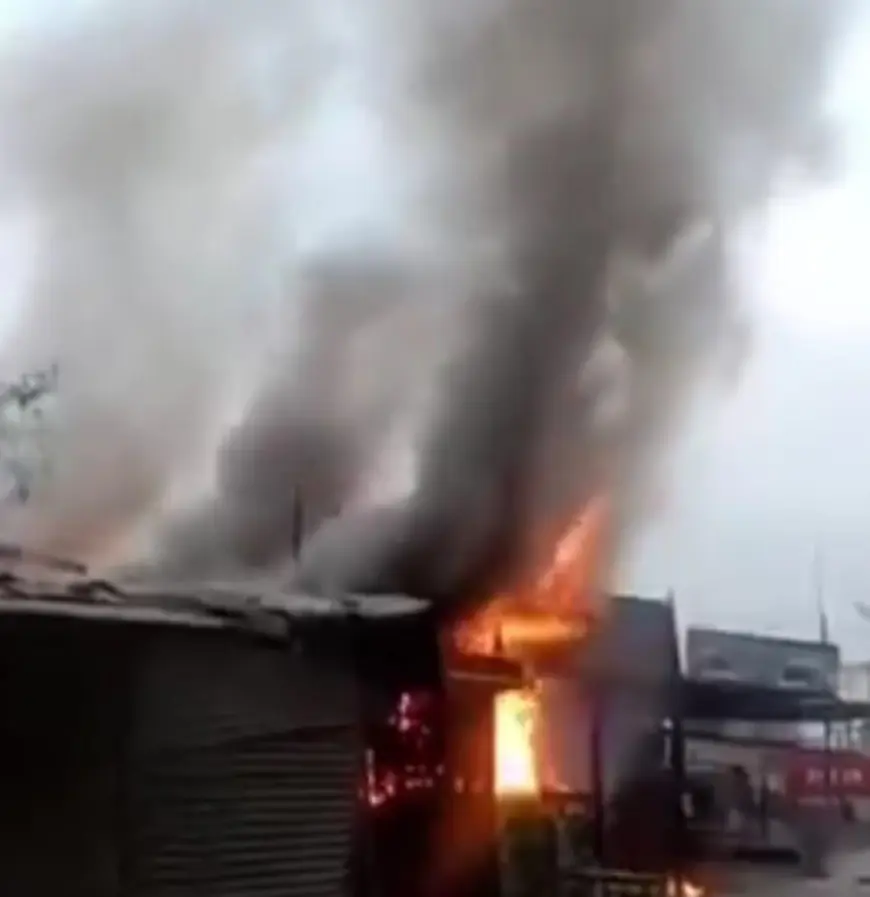 Greater Noida News : दुकानों में लगी आग