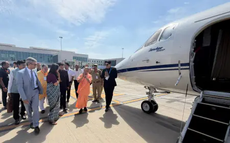 Noida News : जेवर एयरपोर्ट से पहली उड़ान:  राजकीय विमान से सीएम और गवर्नर ने लखनऊ तक की यात्रा