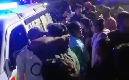 Greater Noida News : पेपर मिल में काम करते समय बॉयलर की स्ट्रीम की चपेट में आए व्यक्ति की उपचार के दौरान मौत, परिजनों ने फैक्ट्री के गेट पर शव को रखकर किया हंगामा