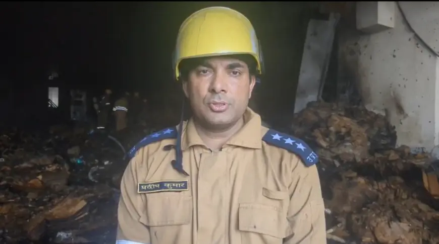 Noida News : बिजली के स्मार्ट मीटर बनाने वाली फैक्ट्री में लगी आग, 40 घंटे बाद बुझी