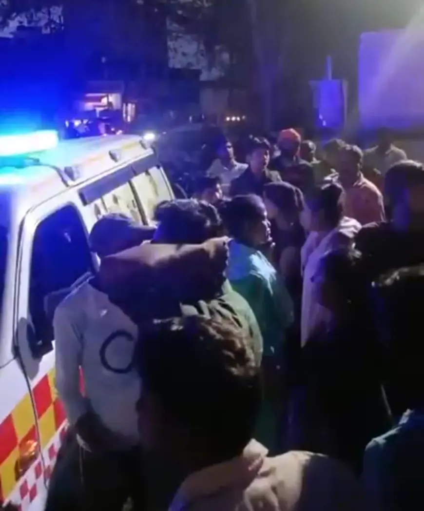 Greater Noida News : पेपर मिल में काम करते समय बॉयलर की स्ट्रीम की चपेट में आए व्यक्ति की उपचार के दौरान मौत, परिजनों ने फैक्ट्री के गेट पर शव को रखकर किया हंगामा