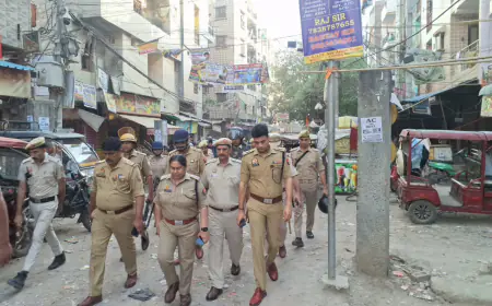 Noida News : हिंसक प्रदर्शन के बाद पटरी पर लौटी नोएडा की औद्योगिक इकाइयां, पुलिस ने किया जगह-जगह फ्लैग मार्च