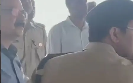 Noida News : डीजी फायर सुजीत पांडे ने 300 मीटर ऊंचाई तक जाकर आग बुझाने वाले फायर टेंडर का देखा डेमो