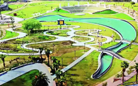 Noida News : जापानी पार्क में काम तेज, हरियाली का काम हुआ शुरू