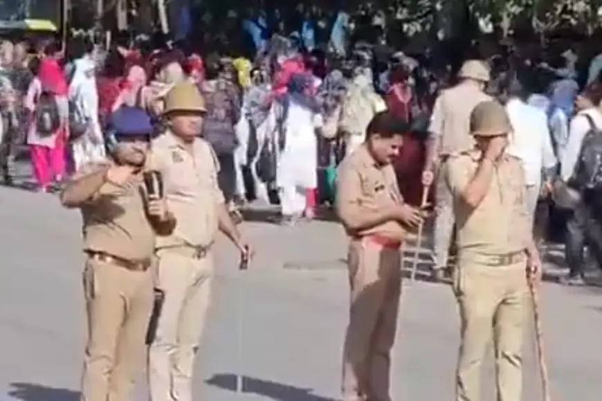 Noida News : होजरी कॉम्प्लेक्स में छह घंटे तक श्रमिकों का हंगामा