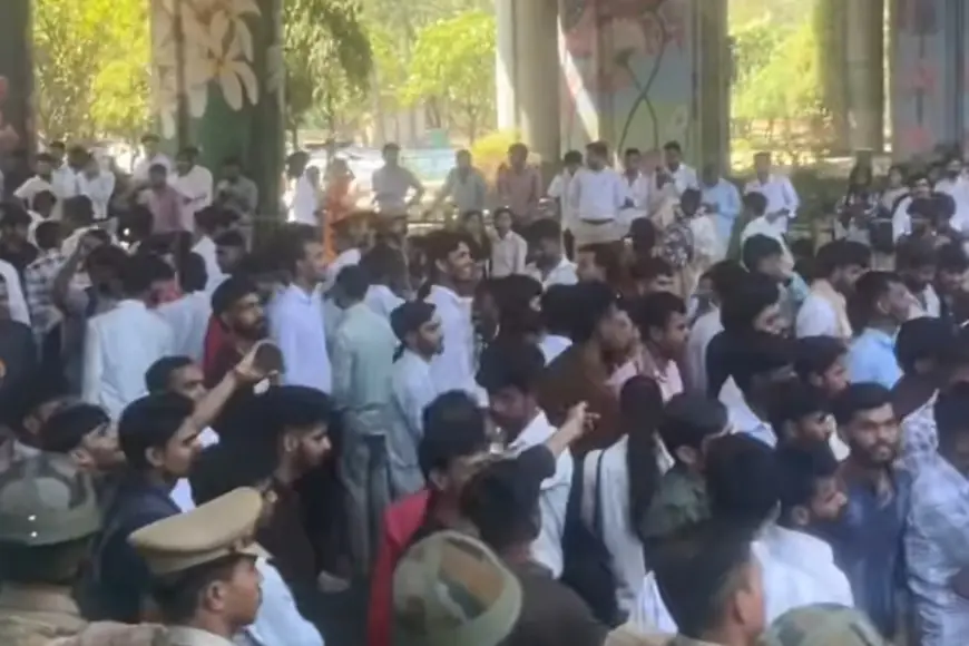 Noida News : सेलरी, बोनस और ओवरटाइम की मांग ही नहीं और कई कारण है श्रमिकों के उग्र आंदोलन के