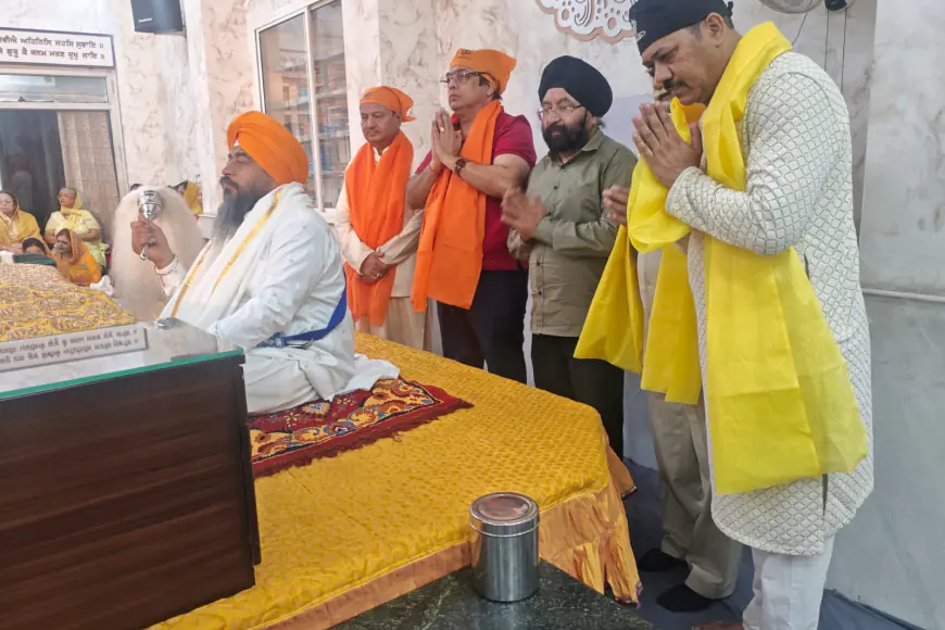 Noida News : गुरुद्वारा में बैसाखी महोत्सव धूमधाम से मनाया, शबद कीर्तन व लंगर का आयोजन