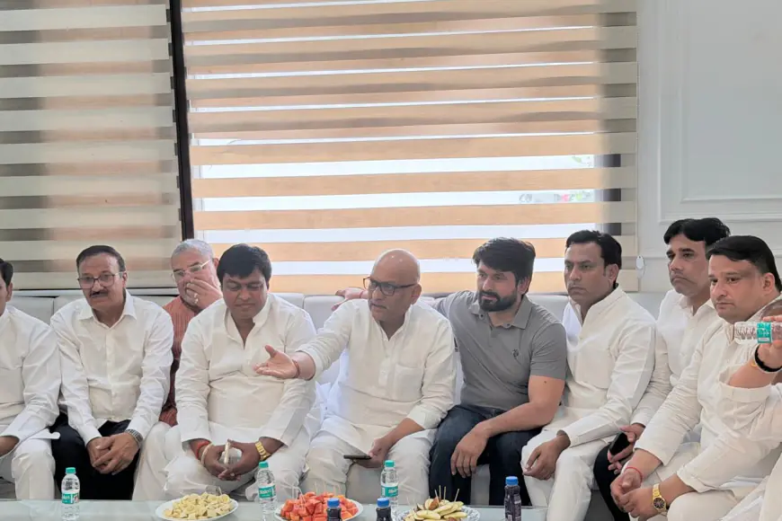 Noida News : कांग्रेस के प्रदेश अध्यक्ष ने मांगा डिप्टी सीएम का इस्तीफा