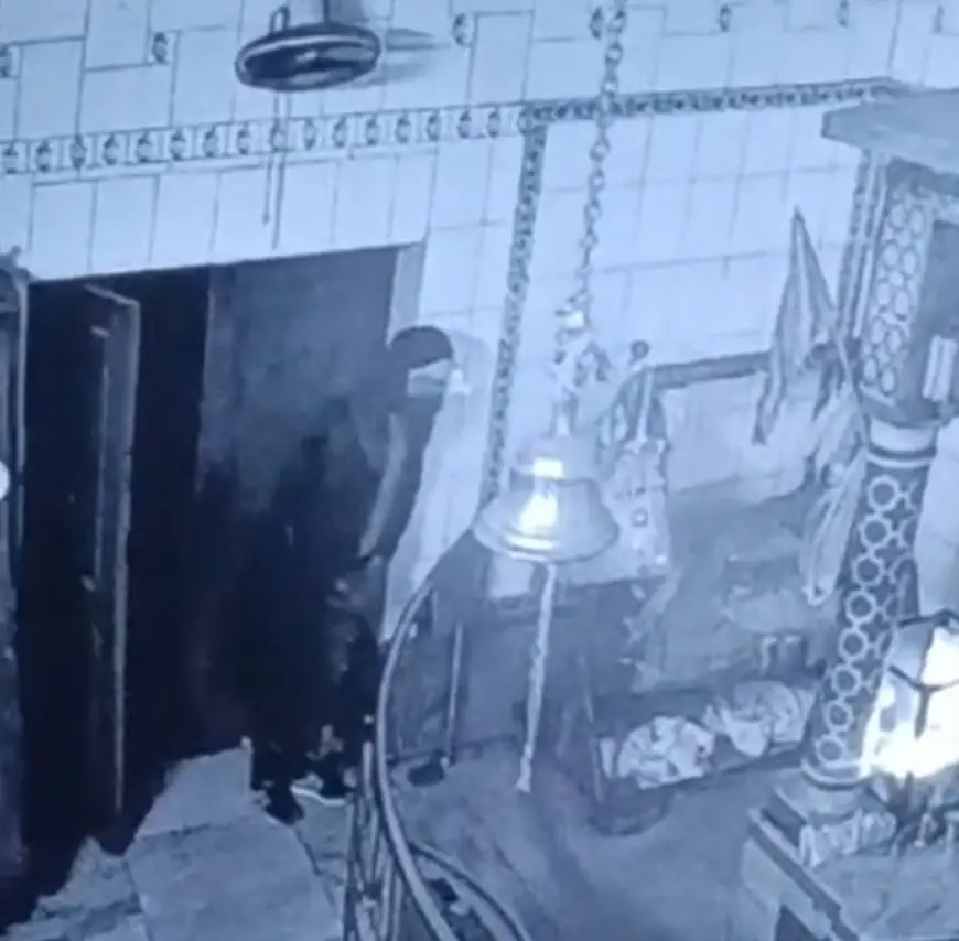 Dadri News : माता मंदिर से लाखों रुपए कीमत के चांदी के छत्रप चोरी