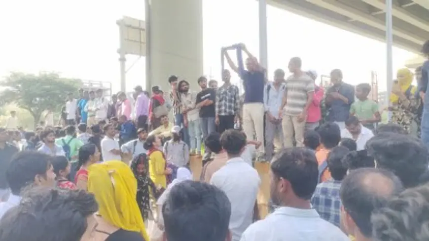 Noida News : विभिन्न मांगों को लेकर  श्रमिकों का धरना प्रदर्शन तीसरे दिन भी रहा जारी